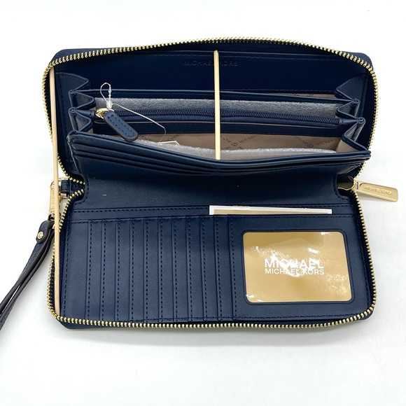 Michael Kors Large Continental Wallet Wristlet - Picture 4 of 6